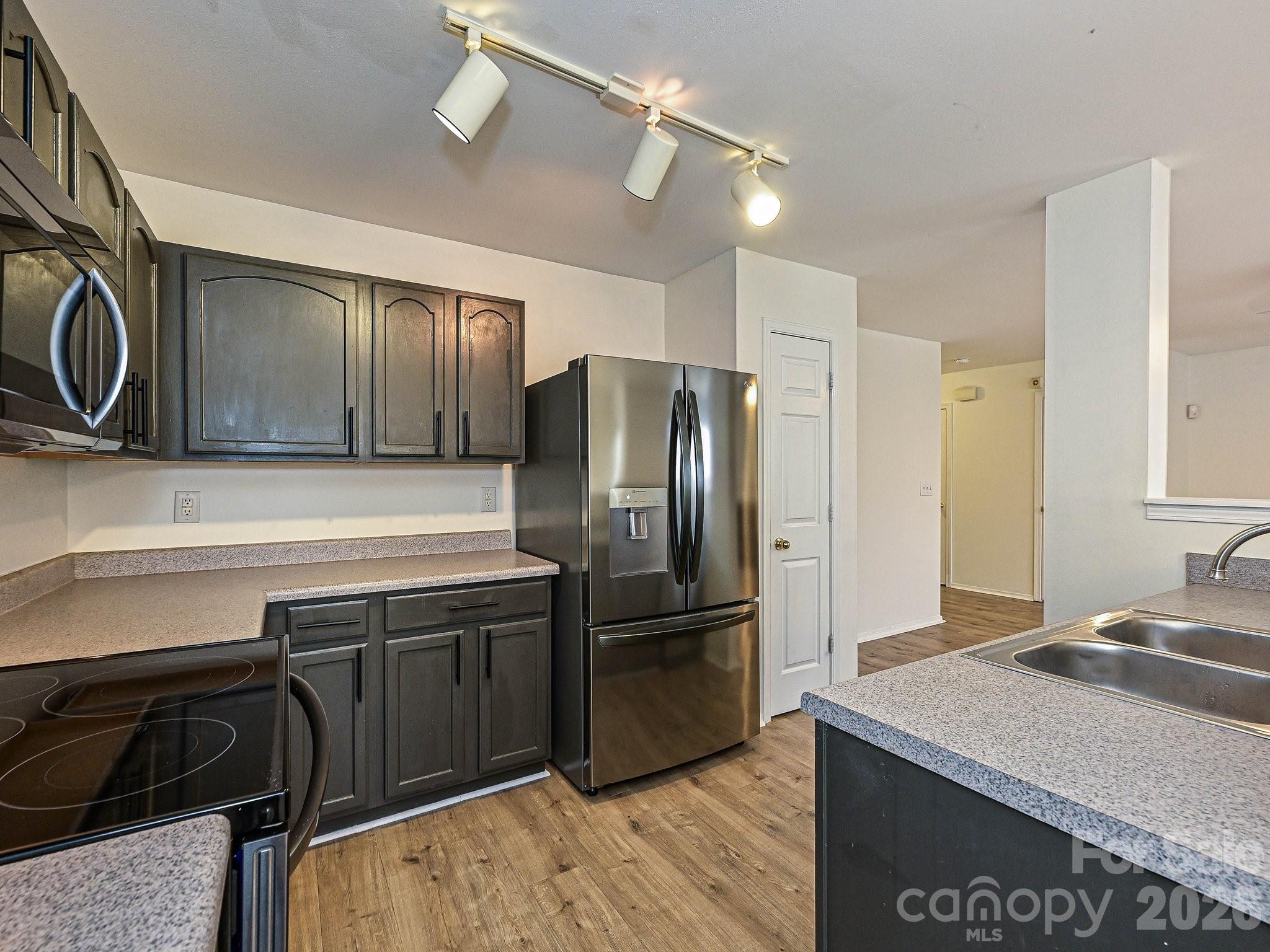 8712 Westhope Street