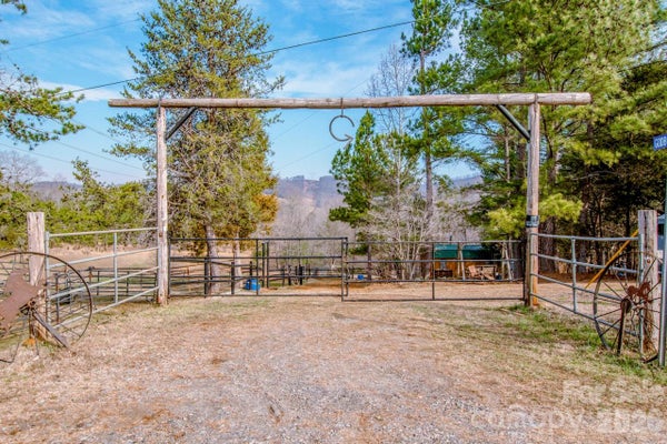 508 LILES LN, STATESVILLE, NC 28625 - Image 17198421ec7d954475a4ce9d27da83dc/601131944