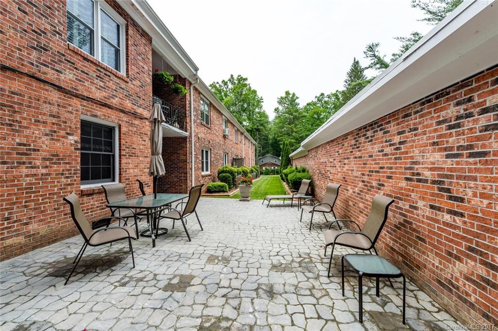 Flat Rock Manor - Residential