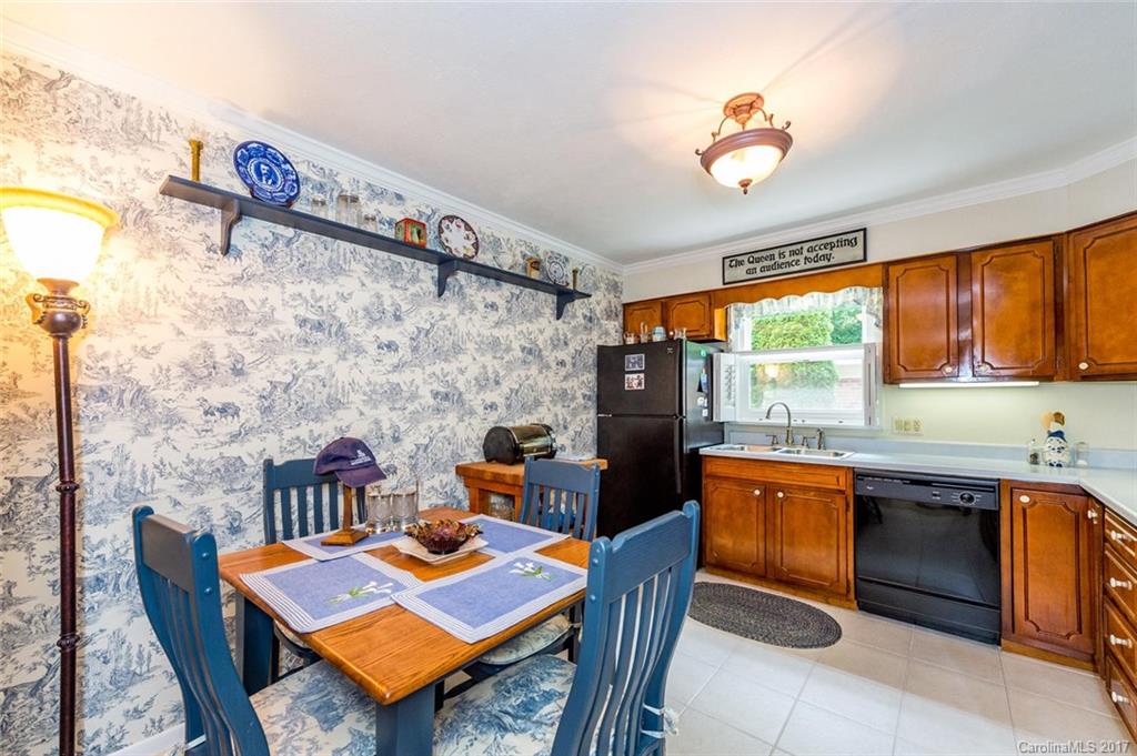 Flat Rock Manor - Residential