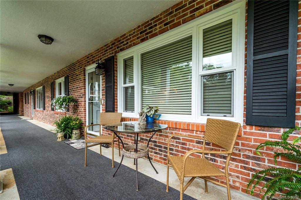 Flat Rock Manor - Residential