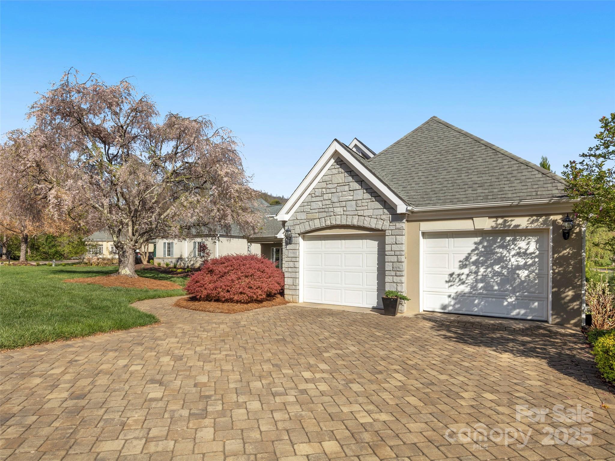 22 Clovelly Way