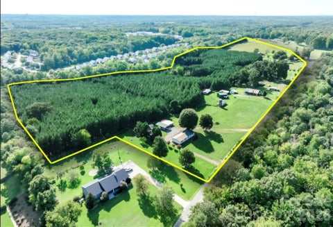 Photo of 3322 Morehead Road, Charlotte, NC 28262 (MLS # 4422826)