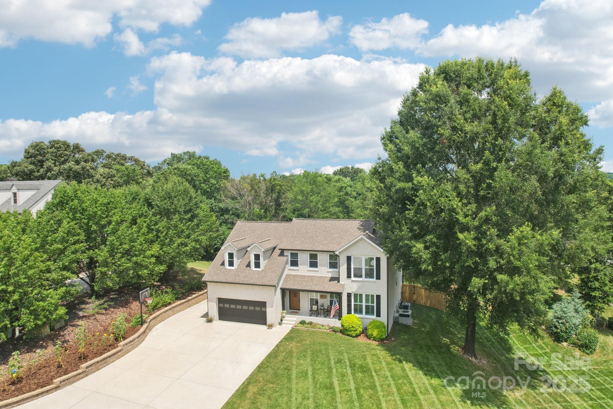 207 Spaniel Drive SE
