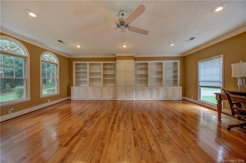 Meadow Lakes - Residential