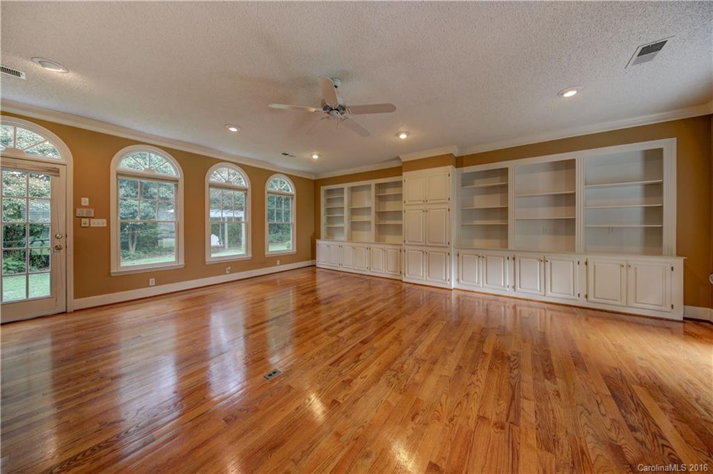 Meadow Lakes - Residential