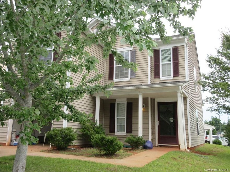 Tenant moved out and owner is ready to sell this nice 3 bedroom 2.5 bath home with one car garage and loft.  Home is in need of TLC with painting and carpet.  Owner will NOT make any repairs and will only provide credit at closing for agreed upon repairs.