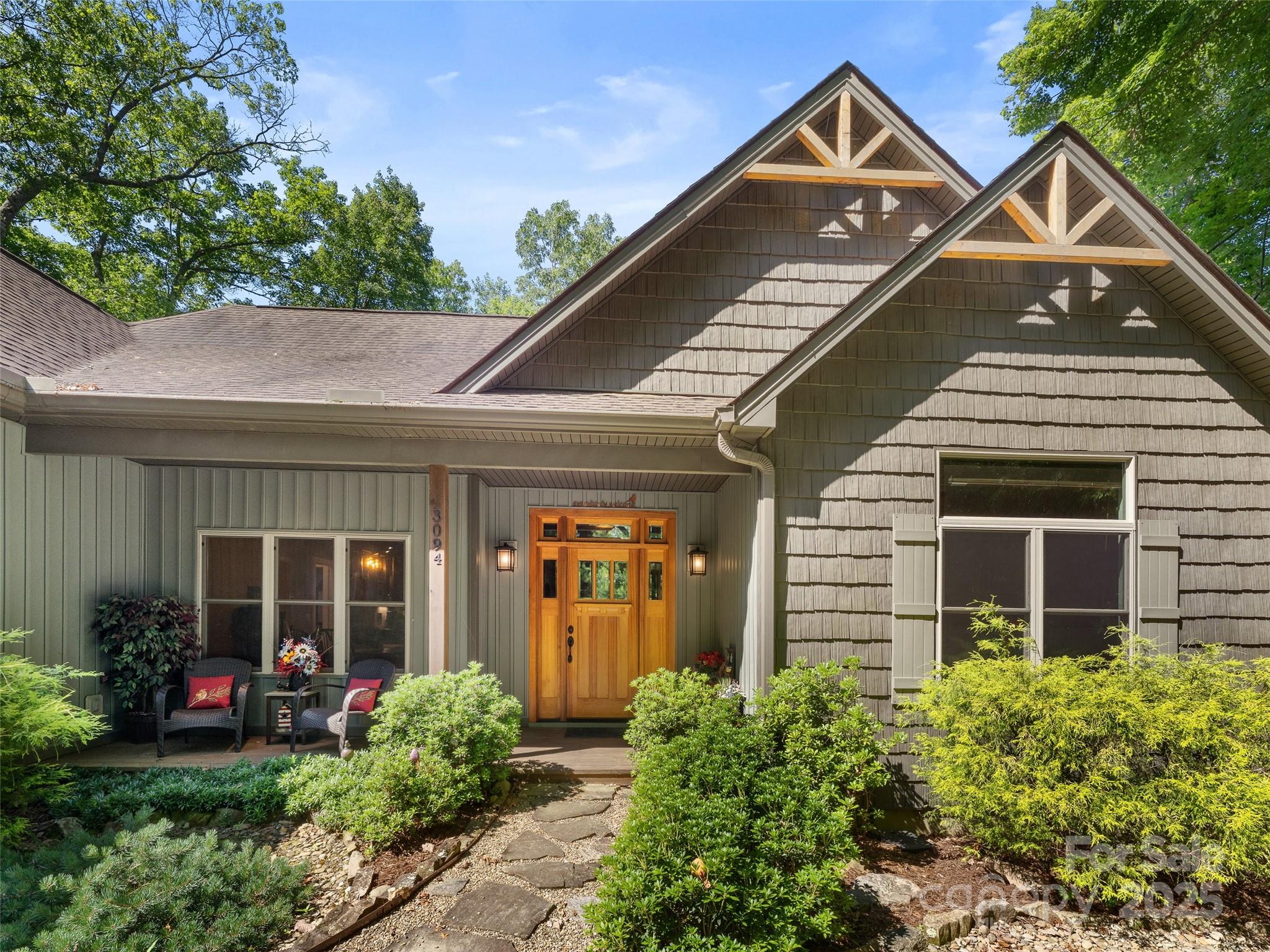 3094 Connestee Trail