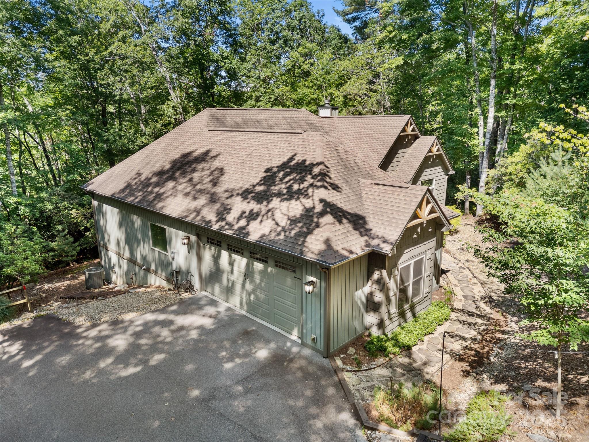 3094 Connestee Trail