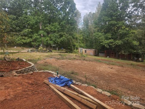 158 Dusty Hollow Bostic NC 28018