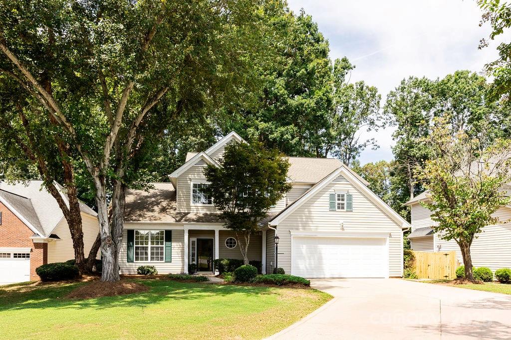 221 Glenmoor Court