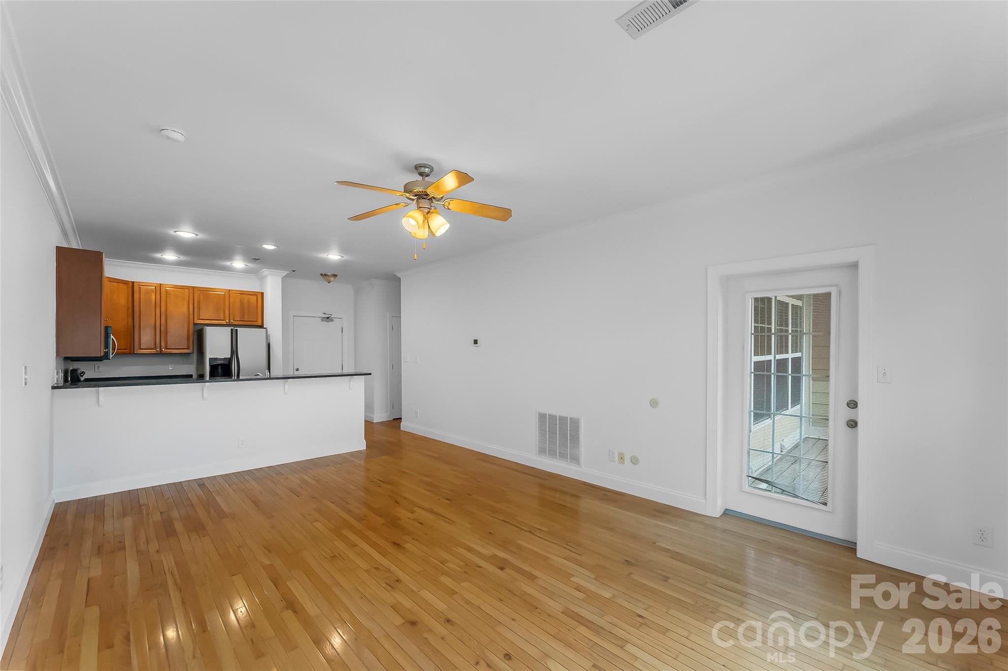 125 S Lexington Avenue 303