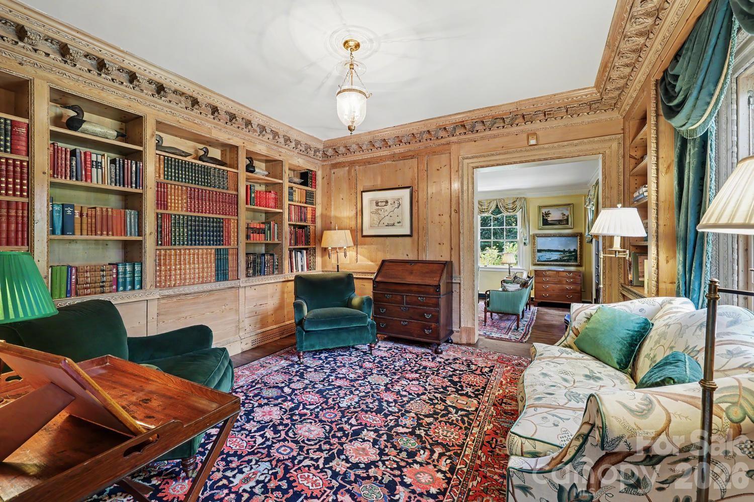 1401 Queens Road W