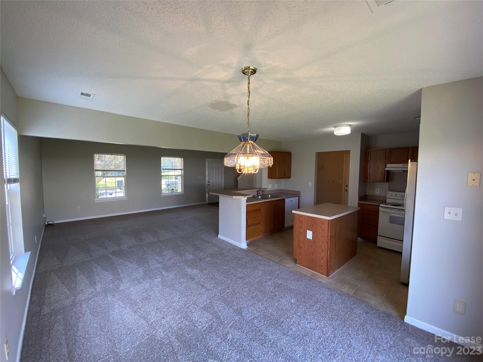 Stewarts Crossing - Residential Lease