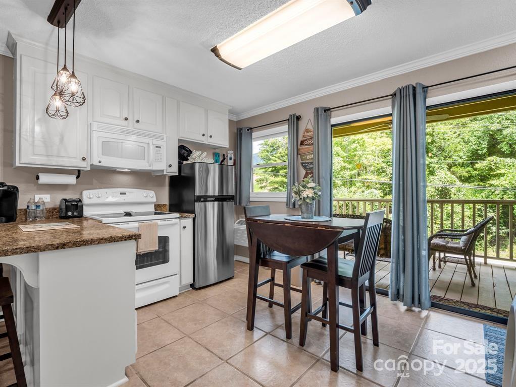 APPLE VALLEY VILLAS - Residential