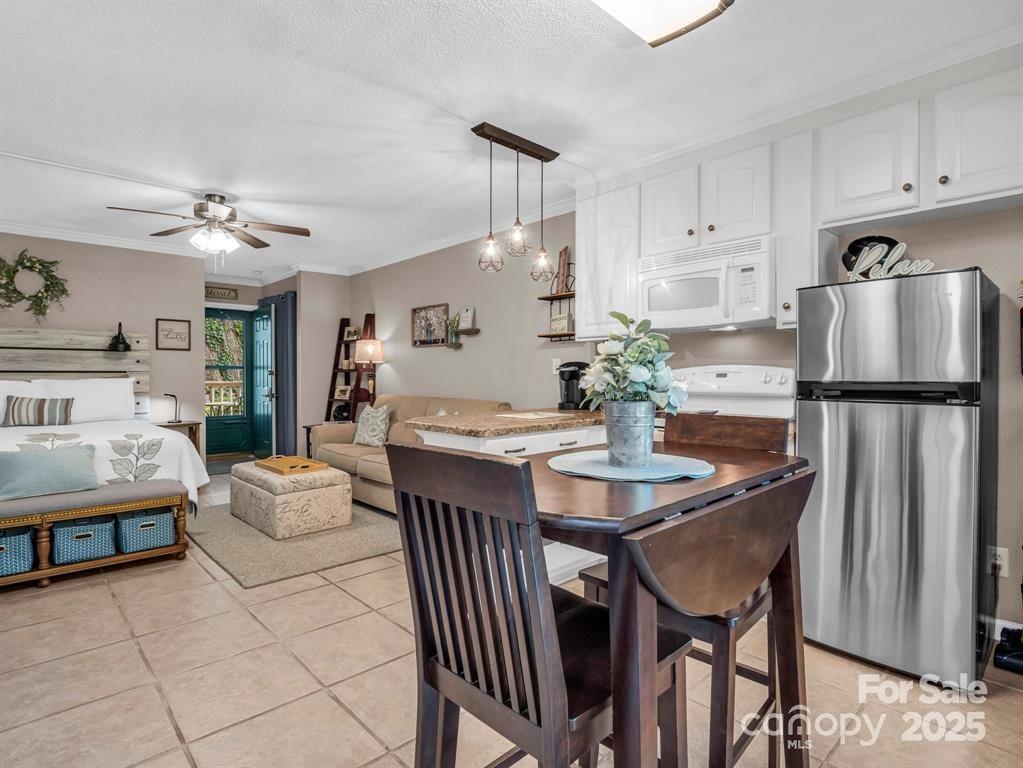 APPLE VALLEY VILLAS - Residential