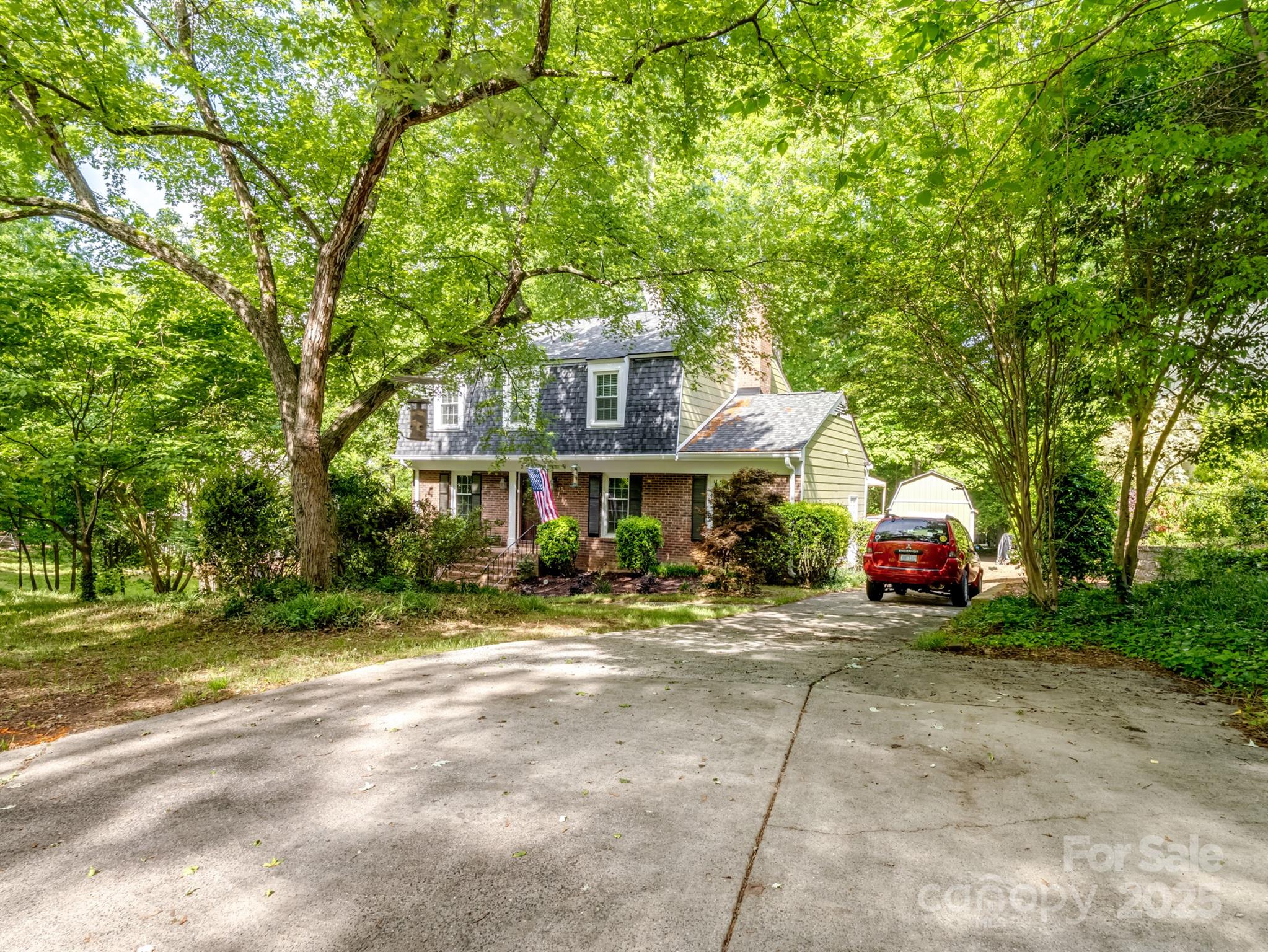 2731 Creekbed Lane