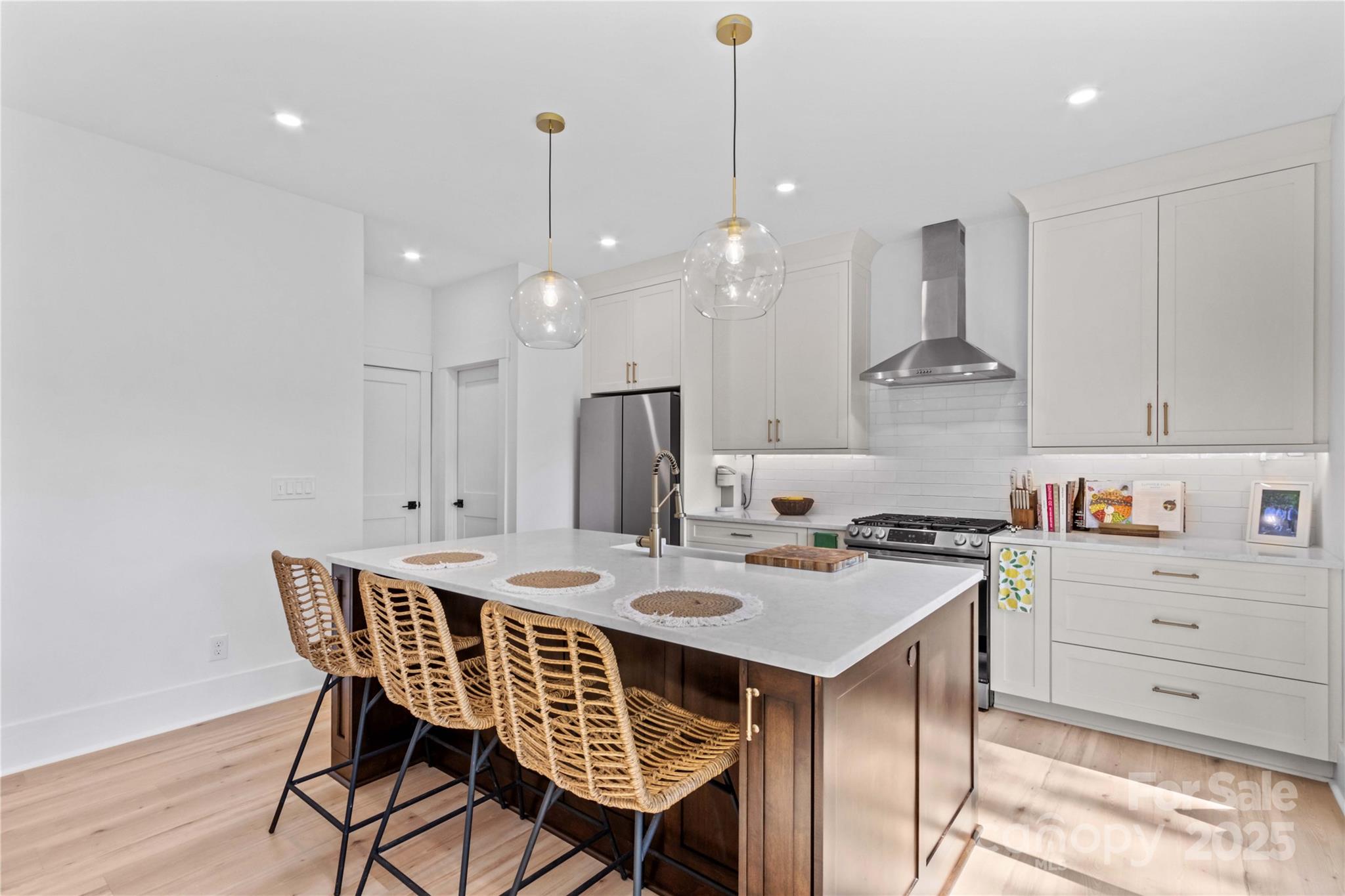 123 Ensign Place