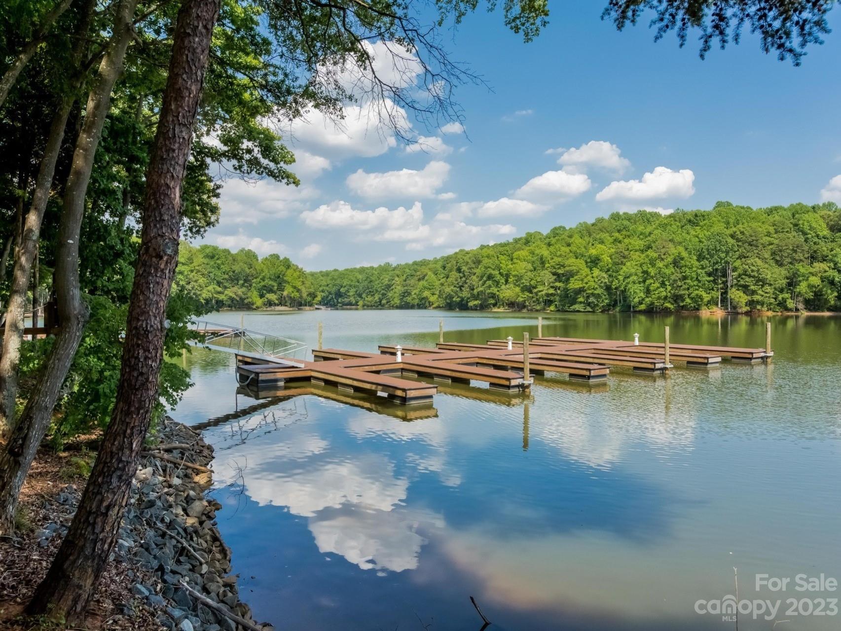 The Vineyards on Lake Wylie - Residential