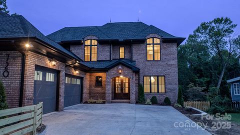 720 Ideal Way Charlotte NC 28209