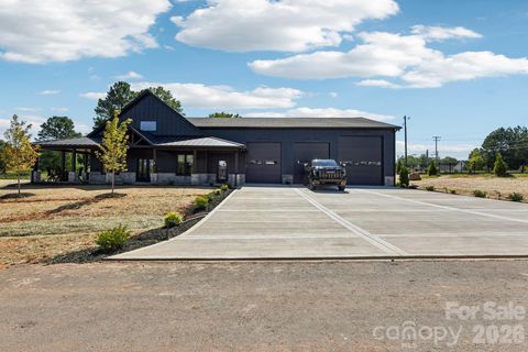 Photo of 108 Winners Circle #5, Mooresville, NC 28117 (MLS # 4371569)