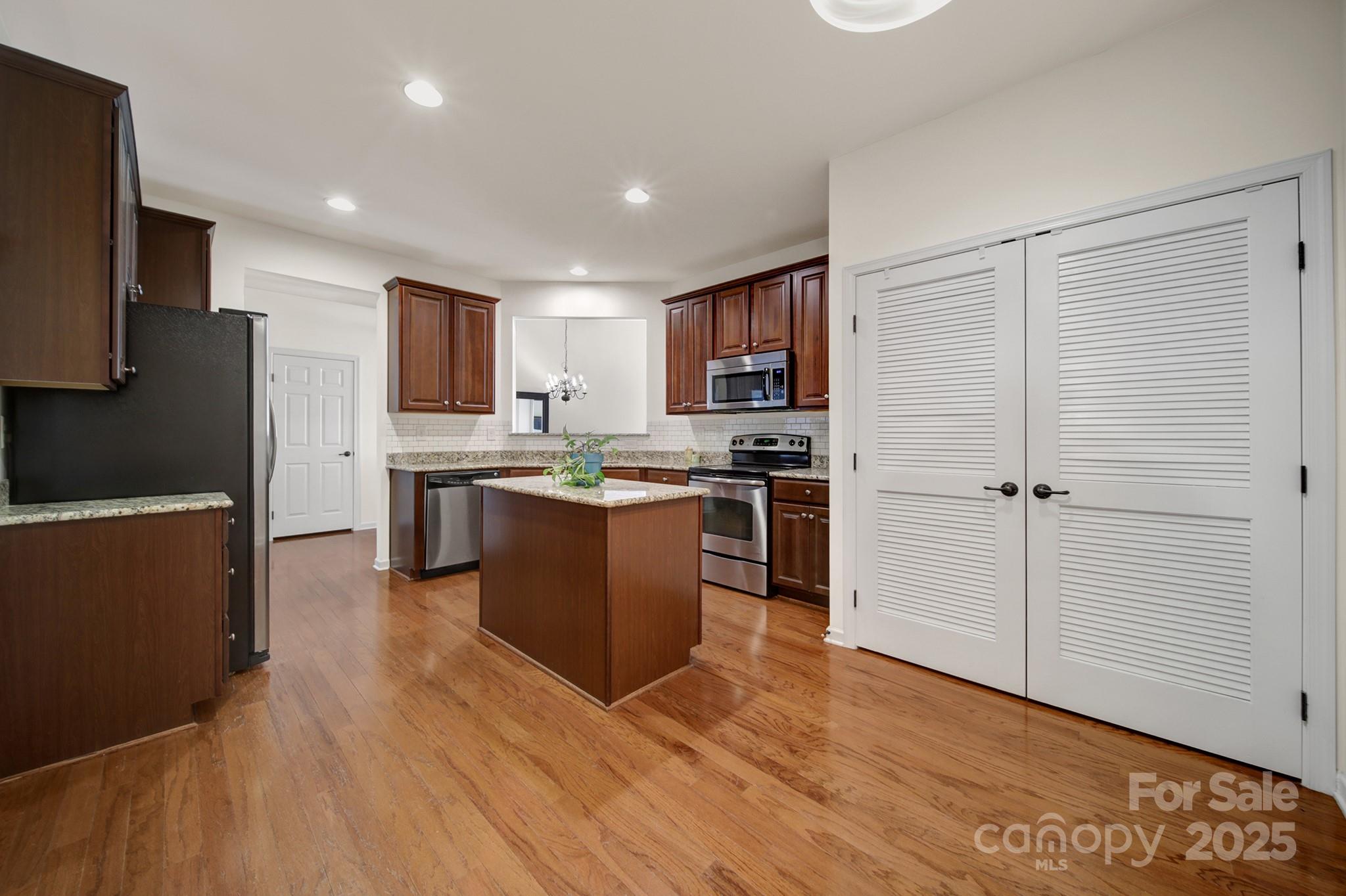 Lake Shore - Residential