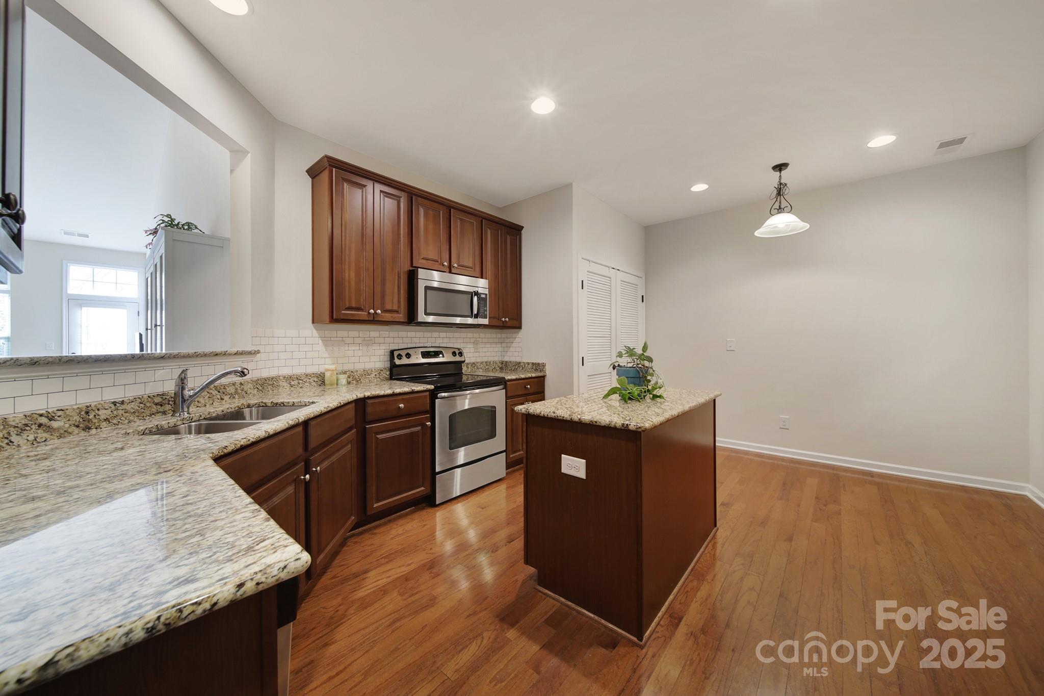 Lake Shore - Residential