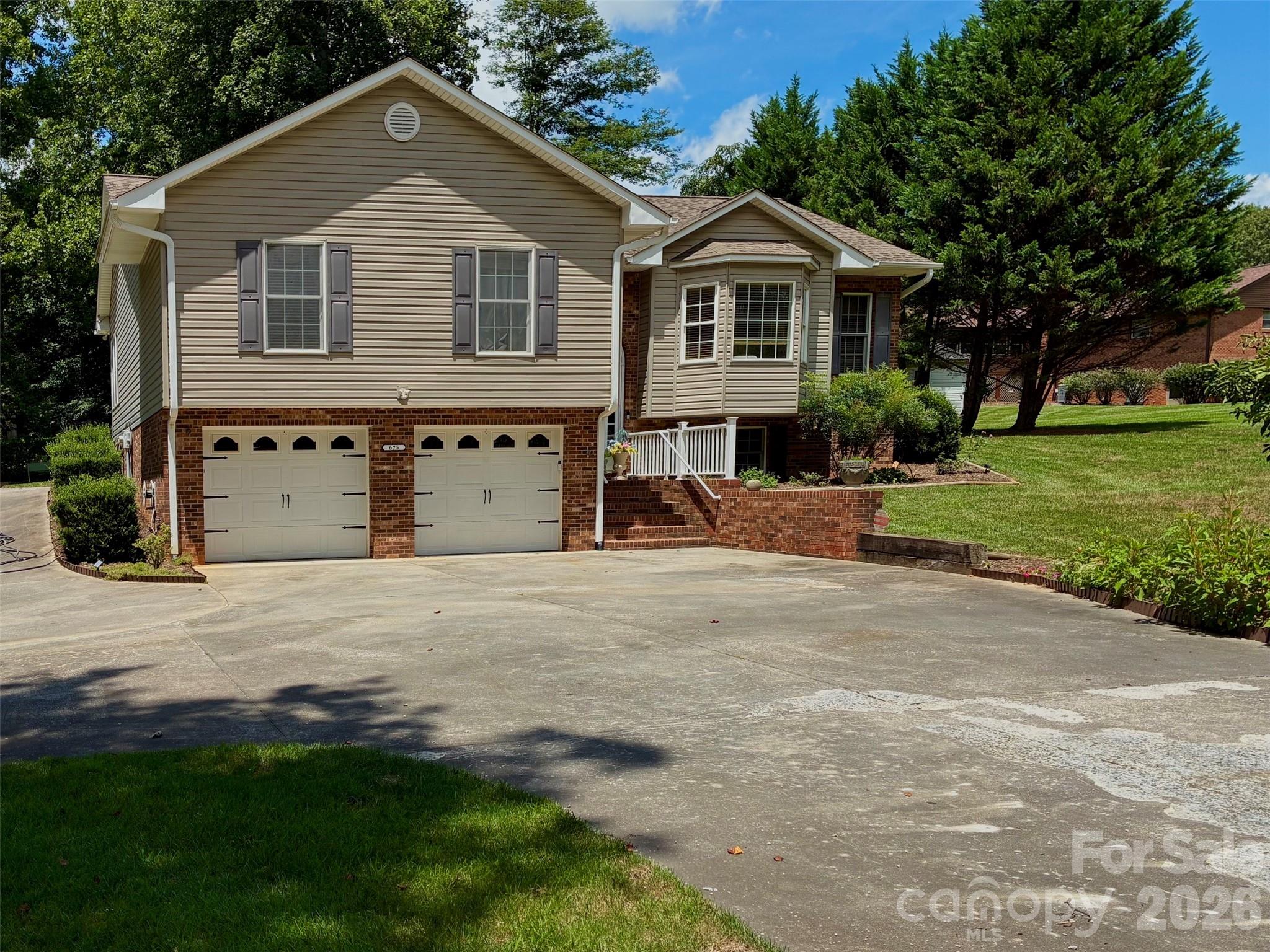 675 Country Club Road