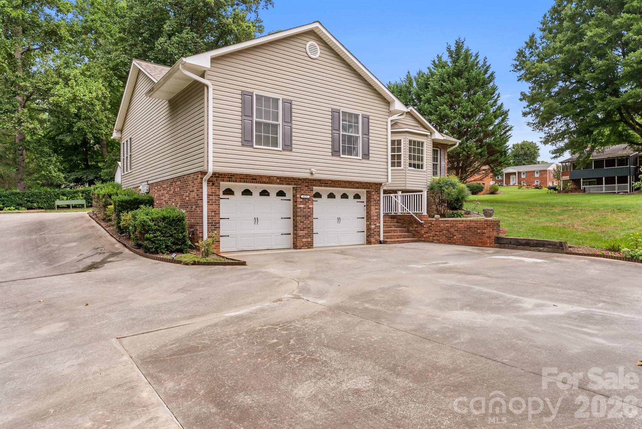 675 Country Club Road