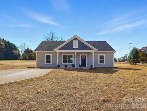 Photo of 7588 Sarah Drive, Denver, NC 28037 (MLS # 4402918)