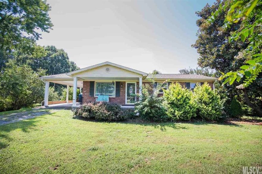 Awesome ranch with terrific make over. Beautiful laminate floors through out living areas, French country kitchen cabinets with granite counter tops, ceramic tile floors. Open floor plan with living room, kitchen and eating area. Master suite and bath with ceramic tile floors, bedrooms 2 and 3 share an update hall / guest bath. Large deck over looks rear yard. Move in ready, come take a look.