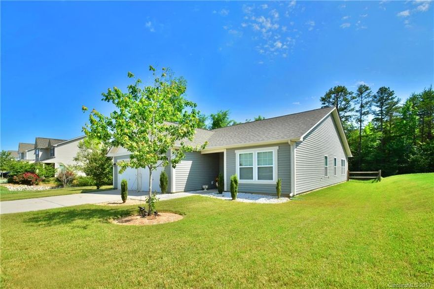 Must see one story home in desirable Saddlebrook. Walk in to the spacious living room that features laminate flooring and vaulted ceilings. Large, open kitchen features granite counter tops, stainless steel appliances and is open to the dining area and living room. The over-sized back patio is great for entertaining. Enjoy the beautifully kept lawn. Backyard is fully fenced. Beautiful lot with trees to the rear and side of the home. Rob Wallace Park is just across the street from Saddlebrook.