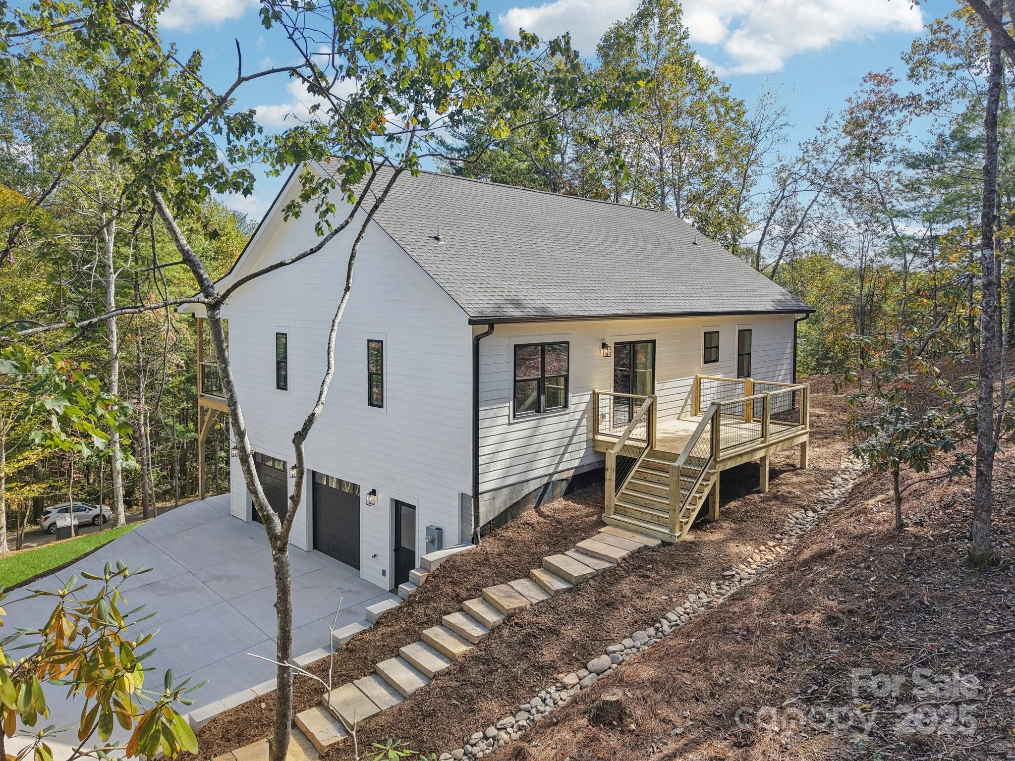 271 Greenstone Lane