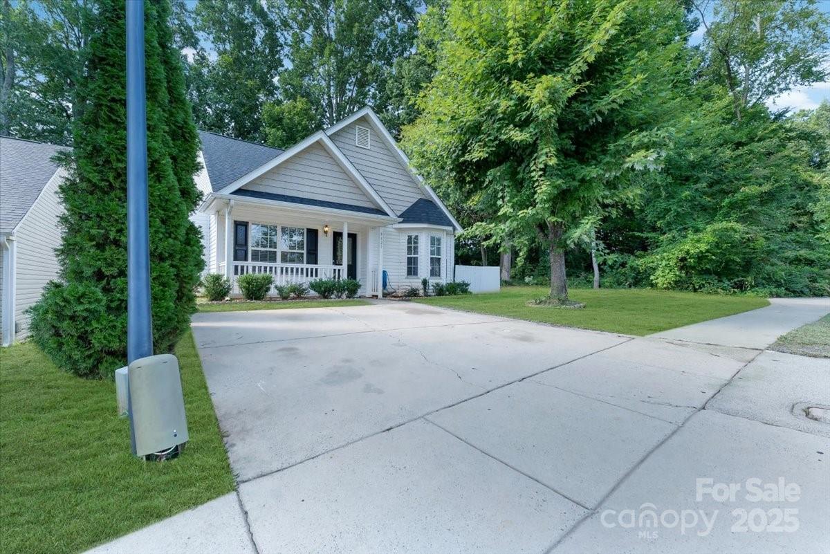 8421 Kings Creek Drive