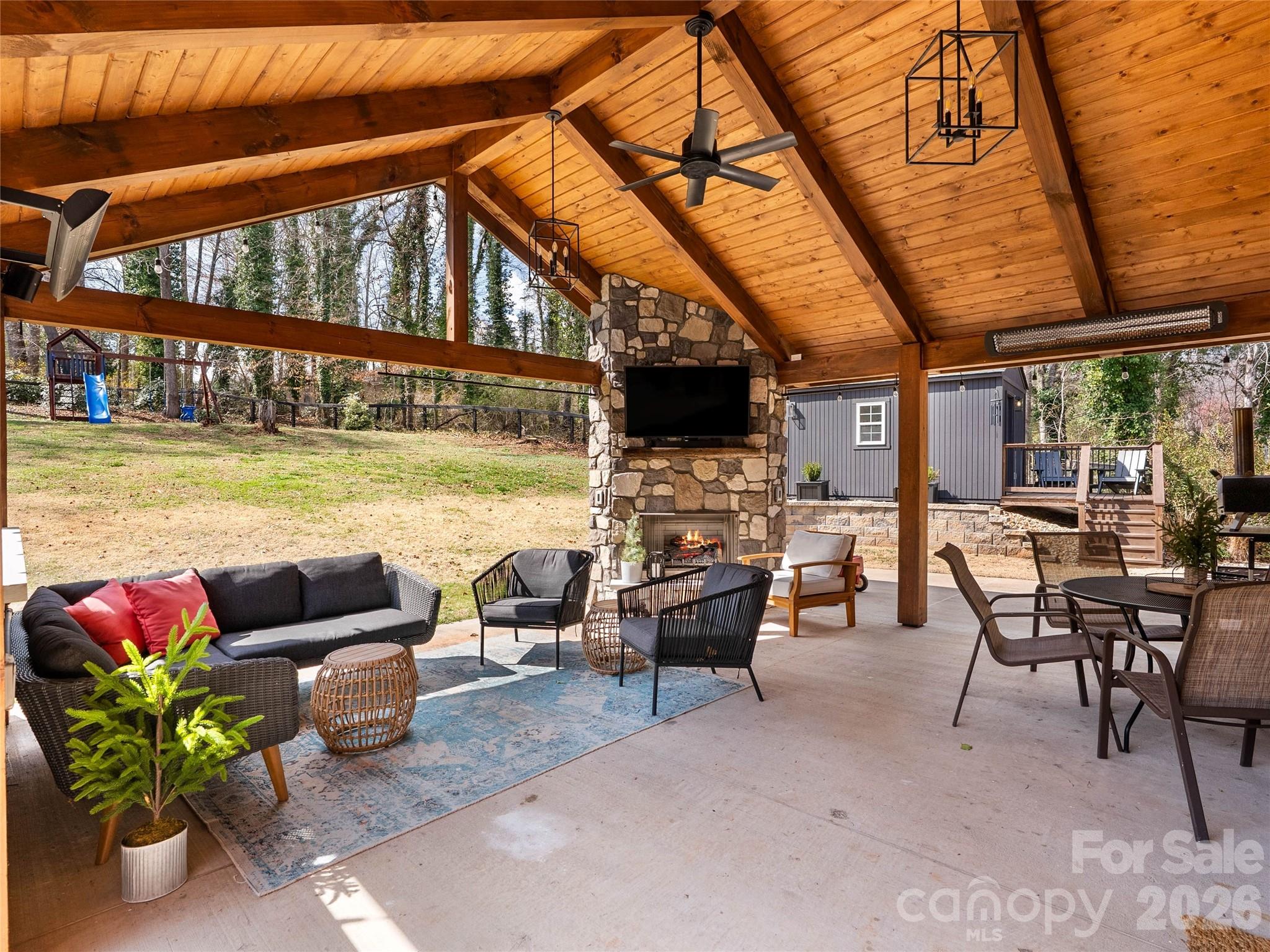 Poppy Slopes - Residential