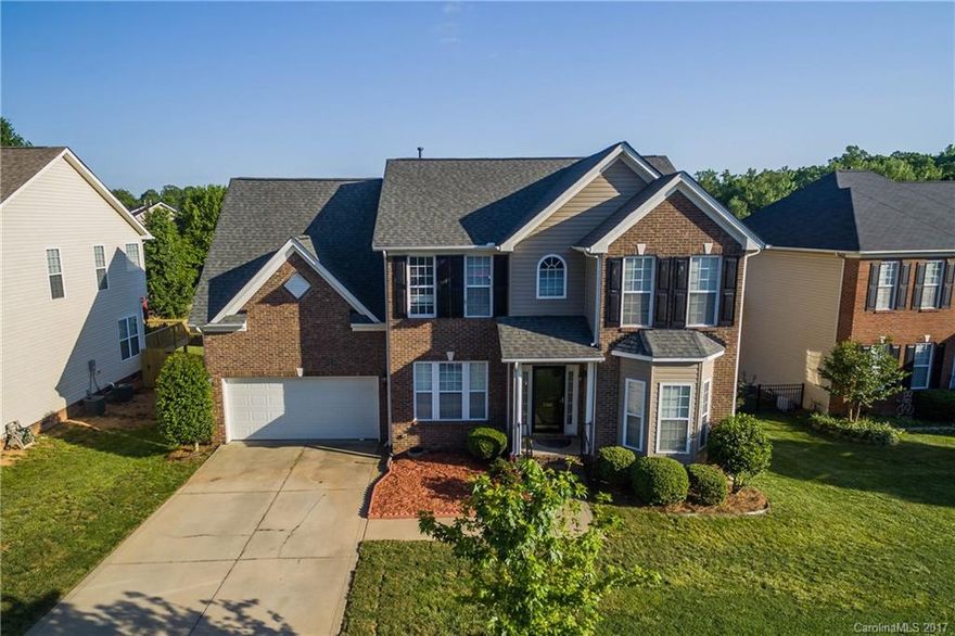 Spacious 4 bdr, 2.5 bathroom, 2500SF home w/ loft, ideally located in one of Fort Mill's most desirable neighborhoods. Updates include new carpet, new laminate, new paint throughout, areas of new sod, 2011 roof and granite counter-tops. Entertain on your deck while enjoying ample privacy with your fenced yard. Seller providing $1000 allowance for appliances.