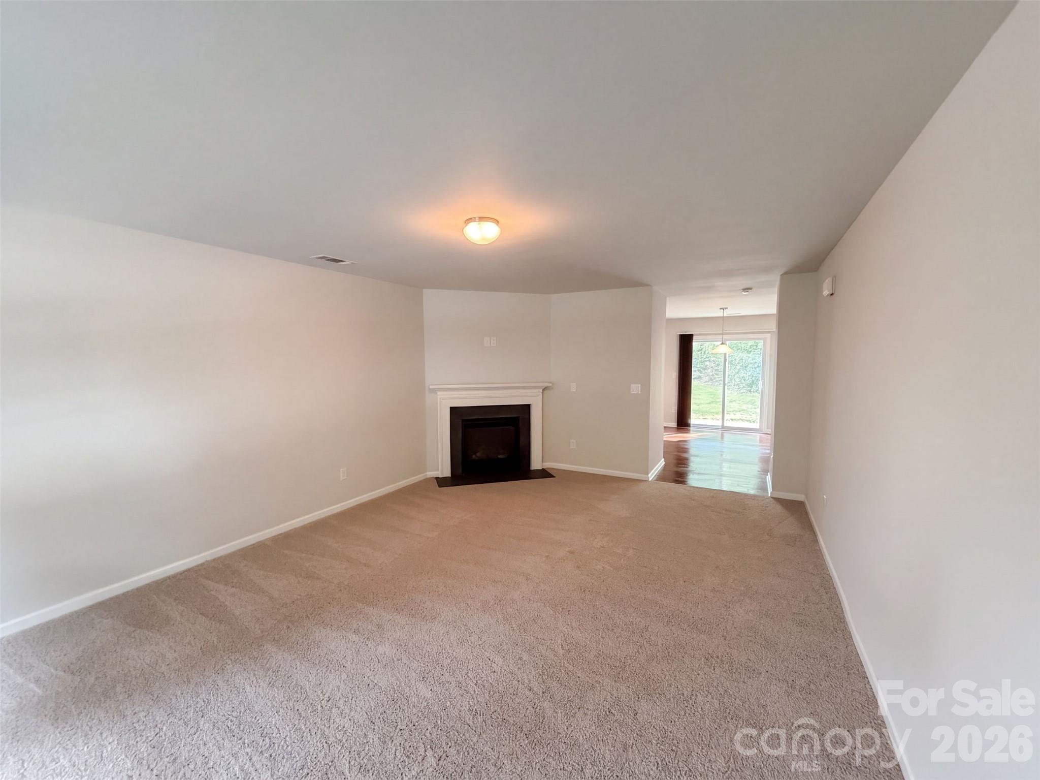 900 Etta Place