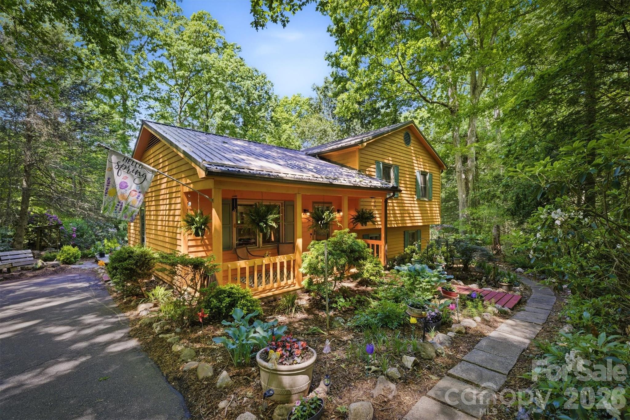 3432 Ridgewood Drive