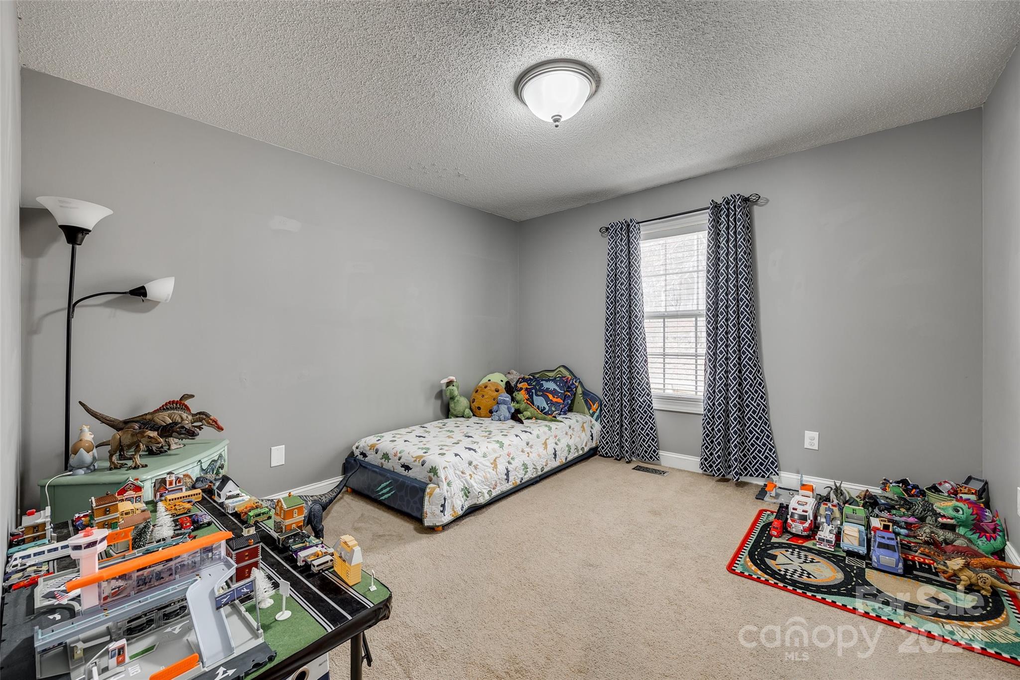 RAGIN ESTATES - Residential