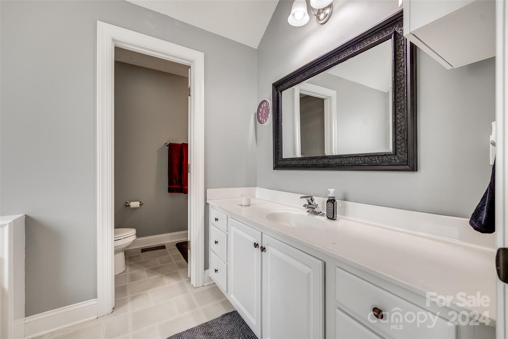 RAGIN ESTATES - Residential