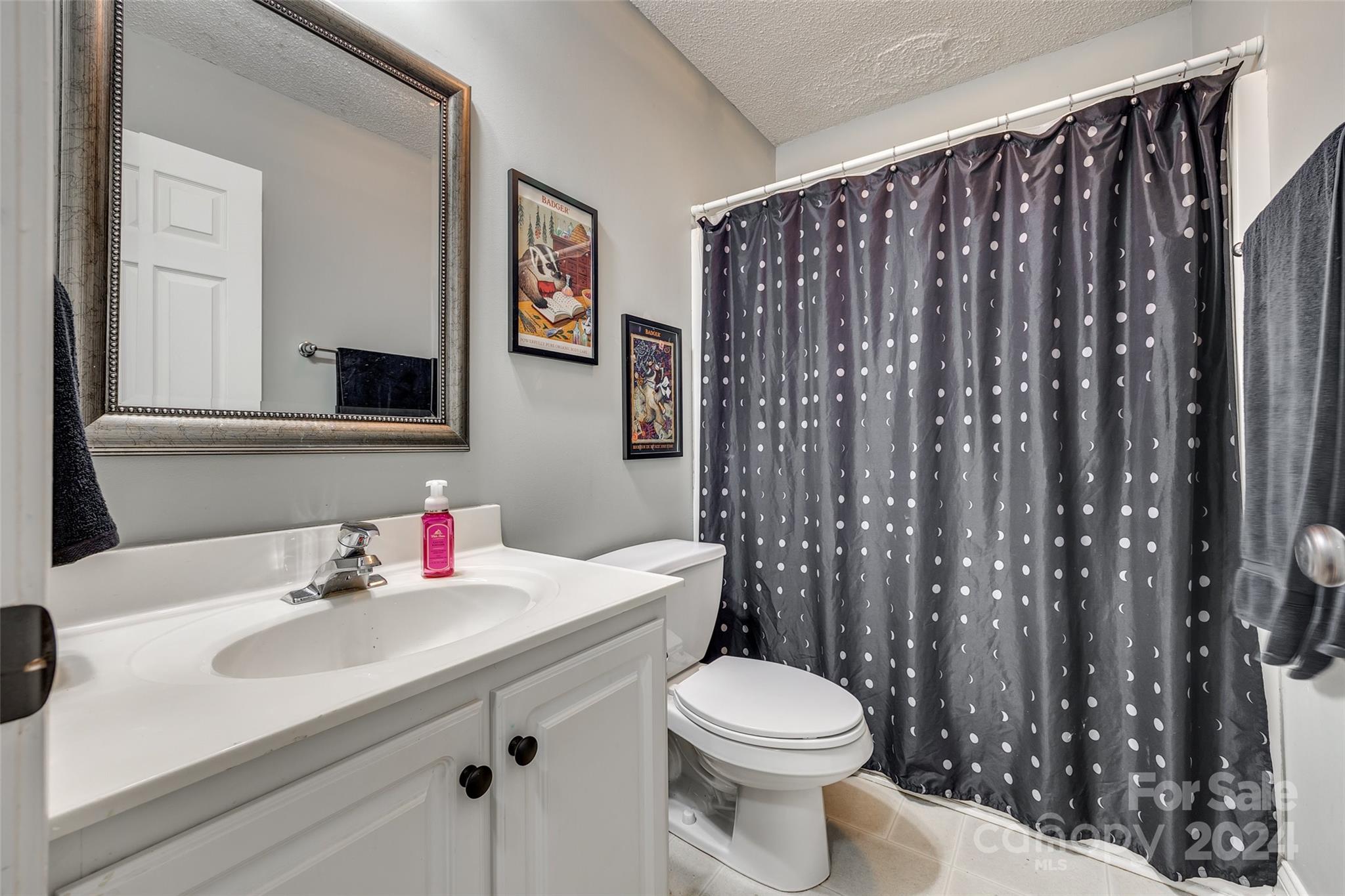 RAGIN ESTATES - Residential