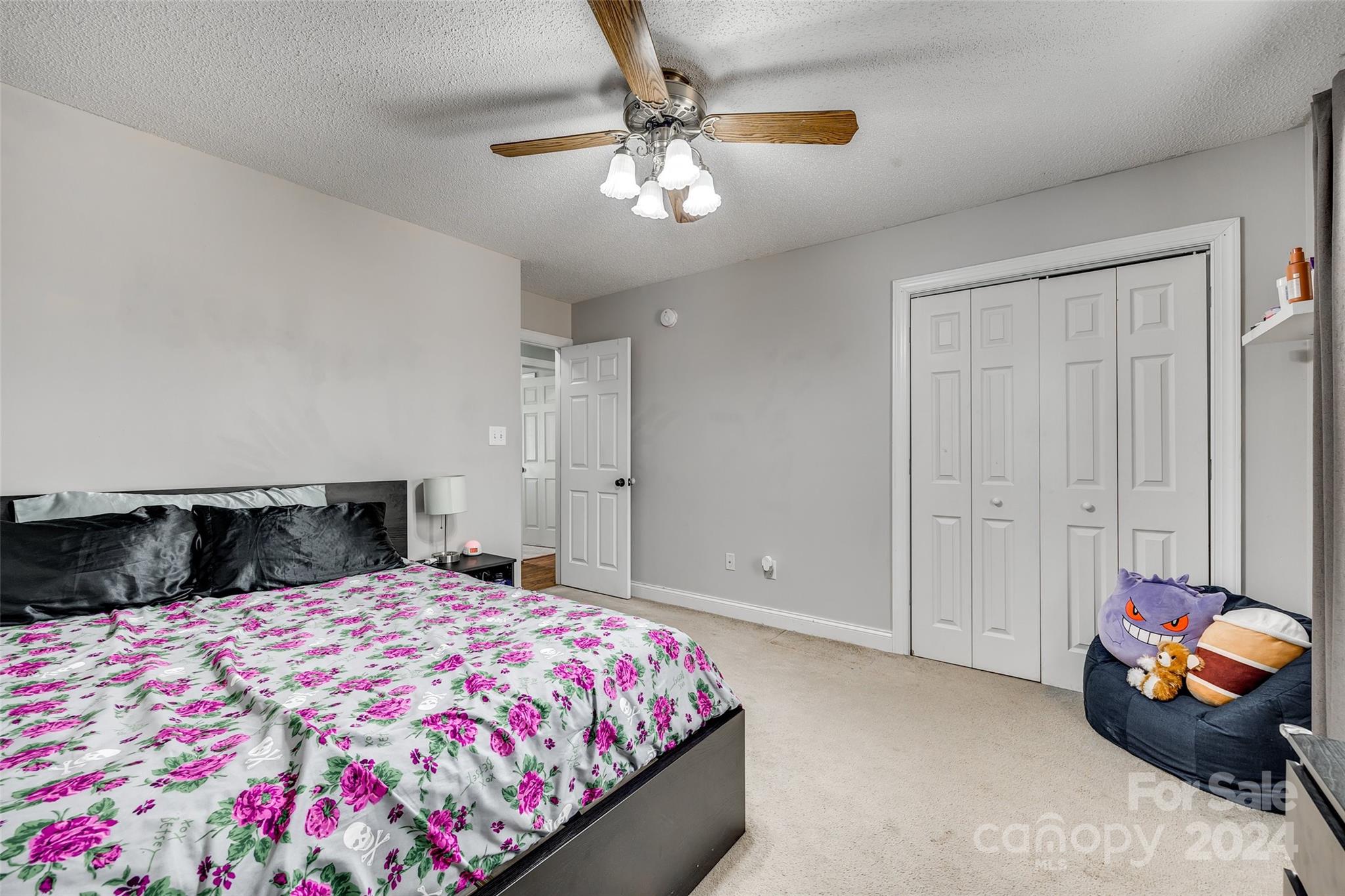 RAGIN ESTATES - Residential