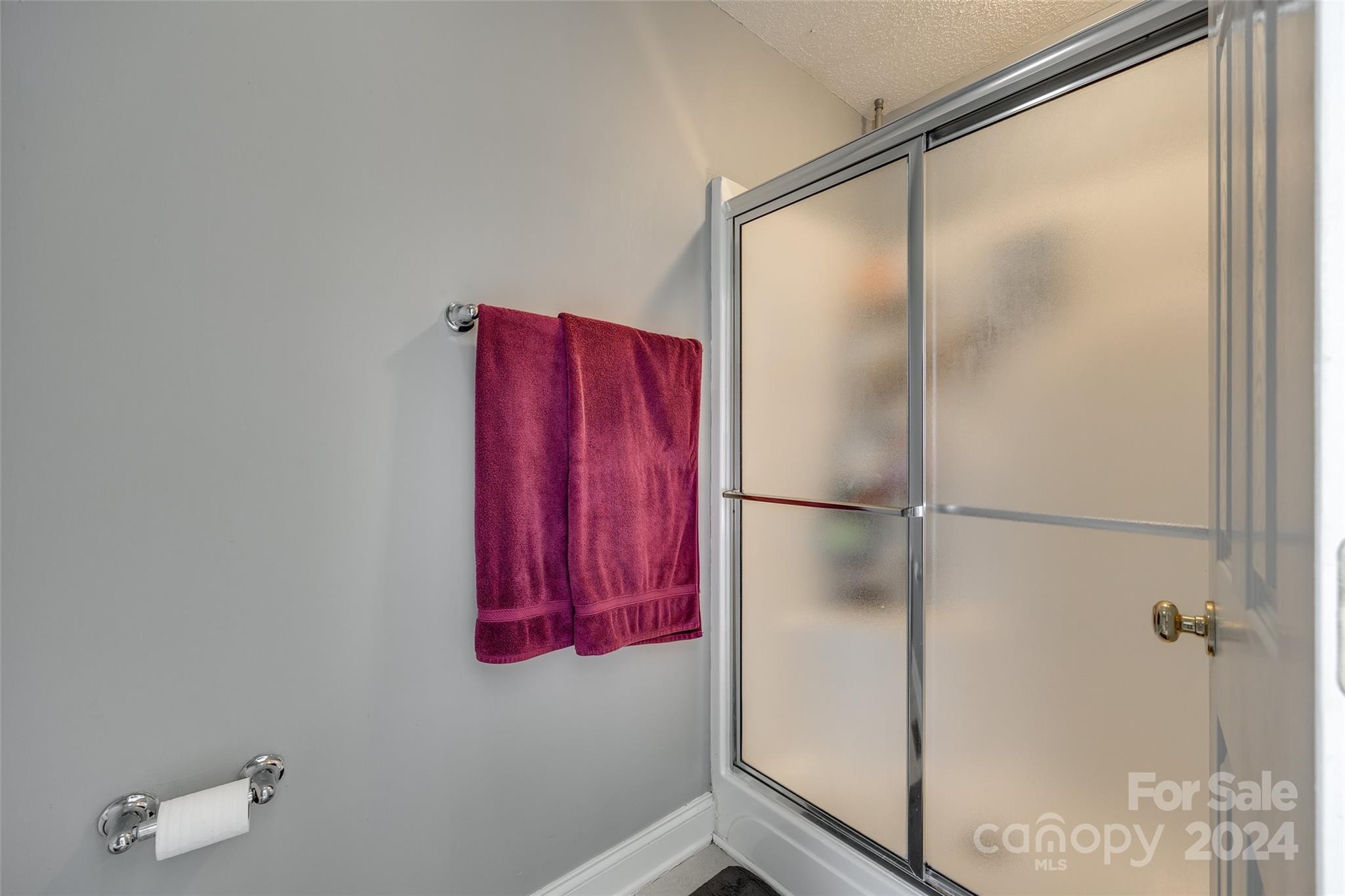 RAGIN ESTATES - Residential