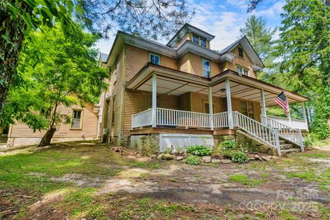305 Ficker Circle Hendersonville NC 28739