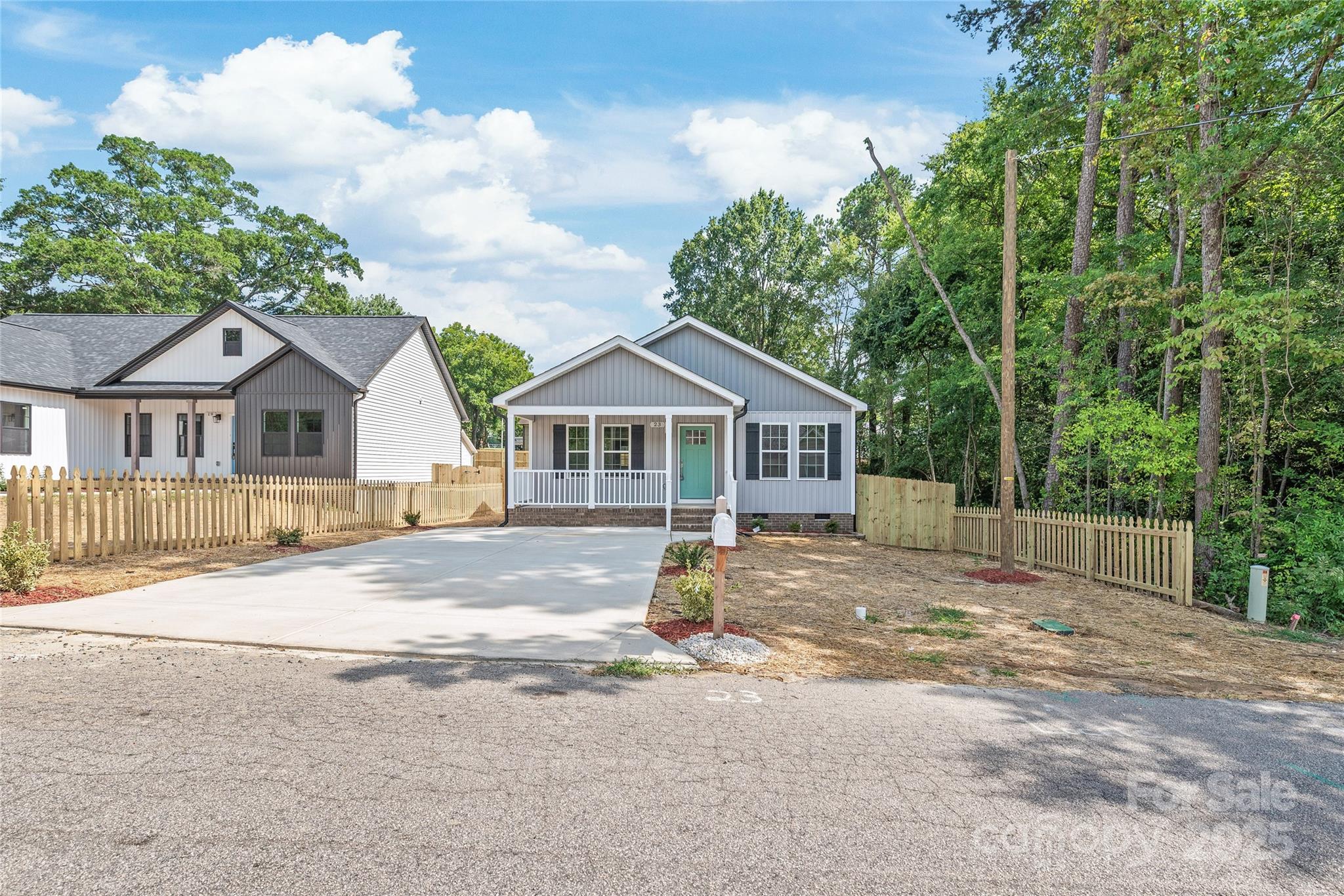 23 Lakewood Court NW