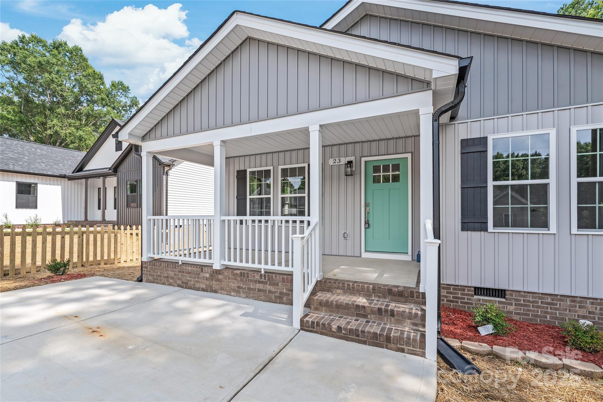 23 Lakewood Court NW