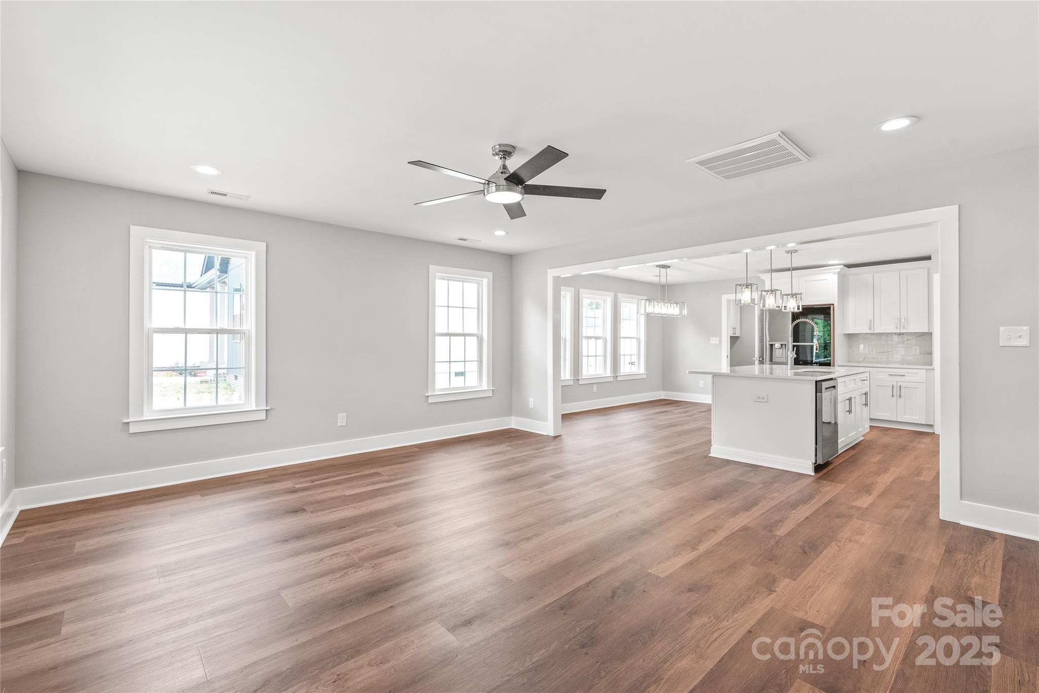 23 Lakewood Court NW