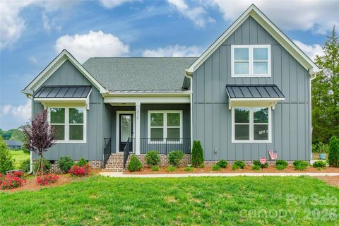 Photo of 310 Triple Ponds Court, Clover, SC 29710 (MLS # 4380366)