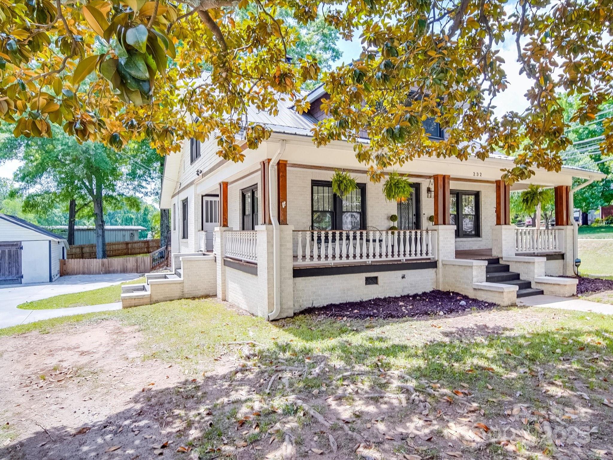 232 W Wilson Avenue