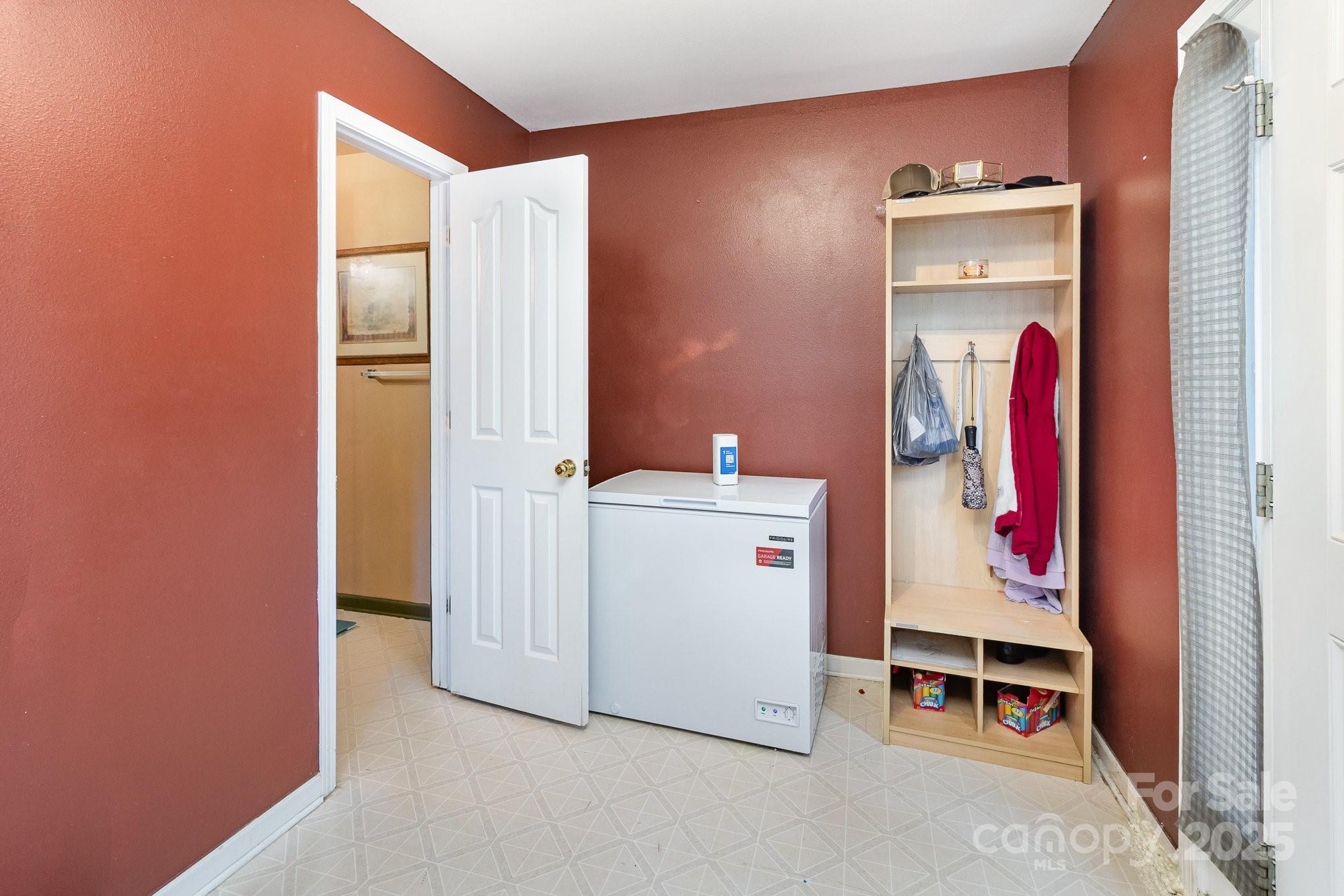 726 Aberdeen Glen Place